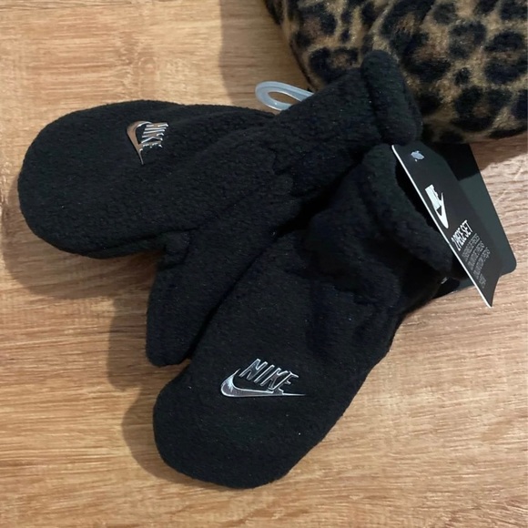 Nike Toddler Girls Leopard Trapper Hat & Mittens - Picture 5 of 5